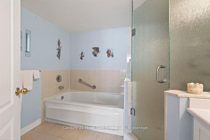 Photo 33 at 1605 - 1276 Maple Crossing Boulevard, Brant, Burlington