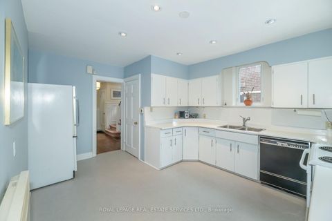 Photo 17 at 416 Rosemary Road, Forest Hill South, Toronto