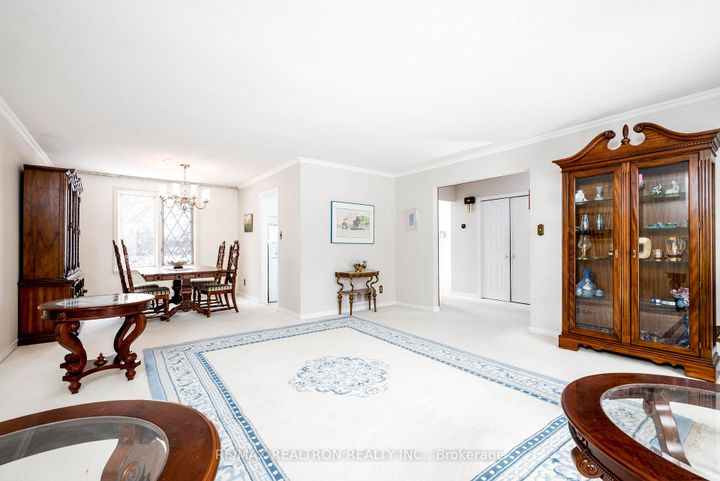 Photo 3 at 9 Eastlea Crescent, L'Amoreaux, Toronto