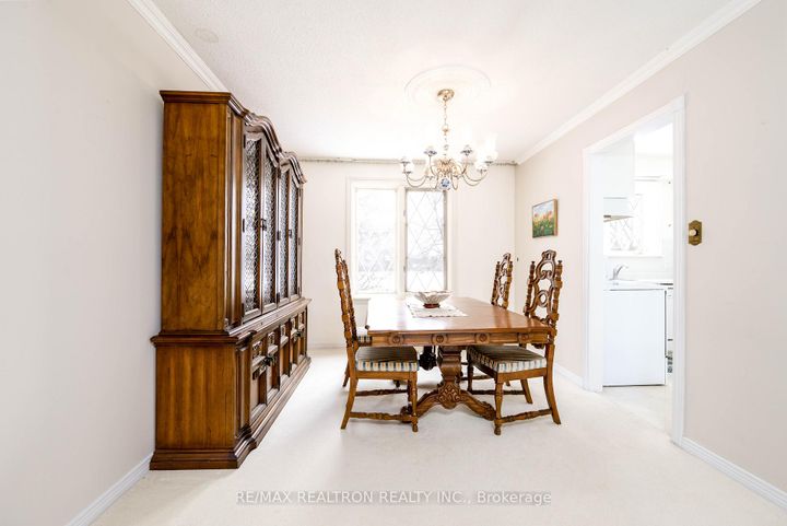 Photo 5 at 9 Eastlea Crescent, L'Amoreaux, Toronto