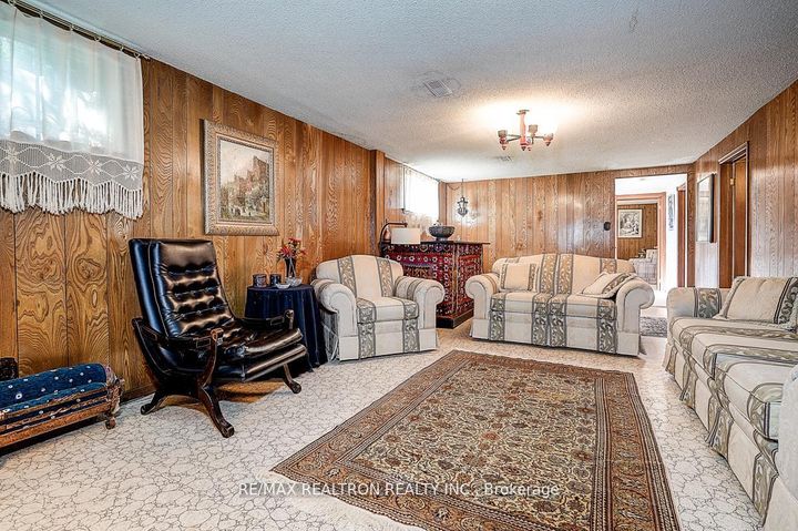 Photo 25 at 9 Eastlea Crescent, L'Amoreaux, Toronto