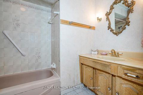 Photo 18 at 9 Eastlea Crescent, L'Amoreaux, Toronto