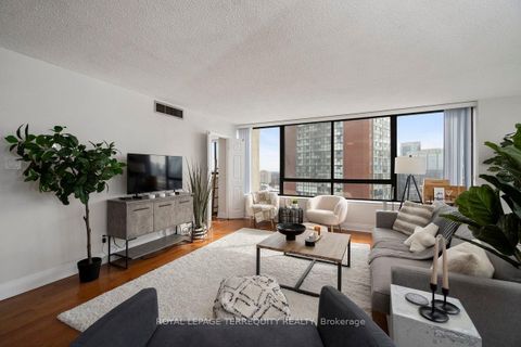 Photo 4 at 1607 - 4235 Sherwoodtowne Boulevard, City Centre, Mississauga