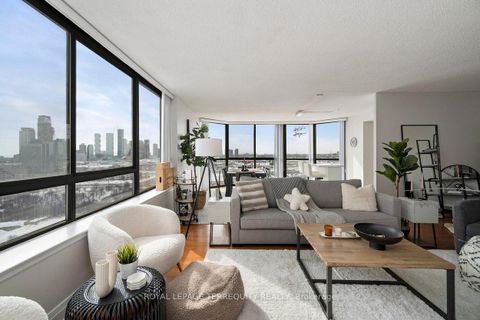 Photo 8 at 1607 - 4235 Sherwoodtowne Boulevard, City Centre, Mississauga