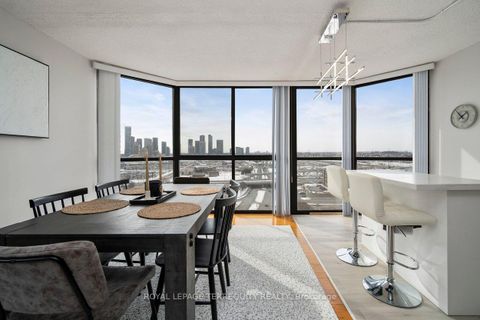 Photo 10 at 1607 - 4235 Sherwoodtowne Boulevard, City Centre, Mississauga