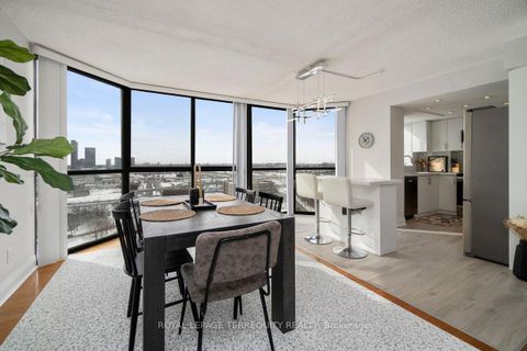 Photo 12 at 1607 - 4235 Sherwoodtowne Boulevard, City Centre, Mississauga