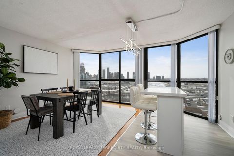 Photo 14 at 1607 - 4235 Sherwoodtowne Boulevard, City Centre, Mississauga