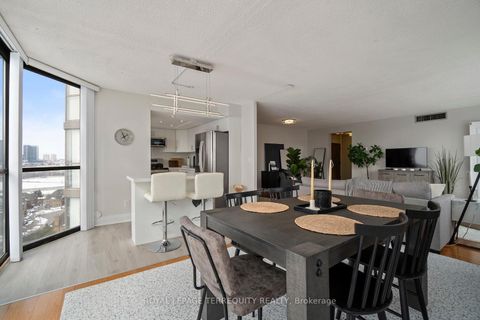 Photo 16 at 1607 - 4235 Sherwoodtowne Boulevard, City Centre, Mississauga