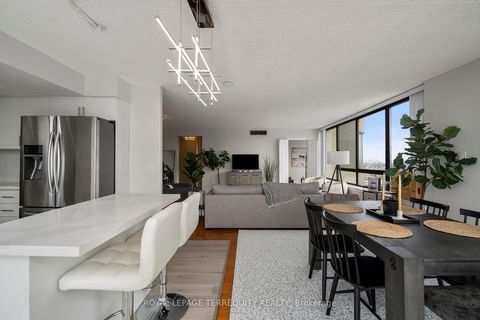 Photo 17 at 1607 - 4235 Sherwoodtowne Boulevard, City Centre, Mississauga