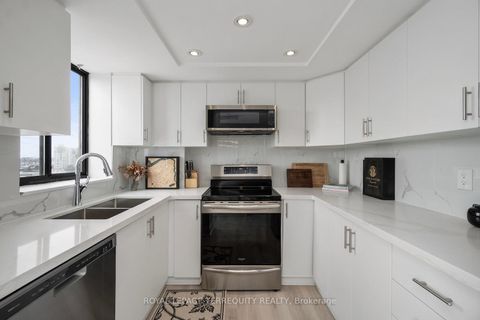 Photo 19 at 1607 - 4235 Sherwoodtowne Boulevard, City Centre, Mississauga