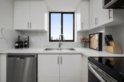 Photo 20 at 1607 - 4235 Sherwoodtowne Boulevard, City Centre, Mississauga