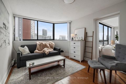 Photo 22 at 1607 - 4235 Sherwoodtowne Boulevard, City Centre, Mississauga