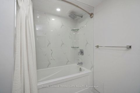 Photo 28 at 1607 - 4235 Sherwoodtowne Boulevard, City Centre, Mississauga