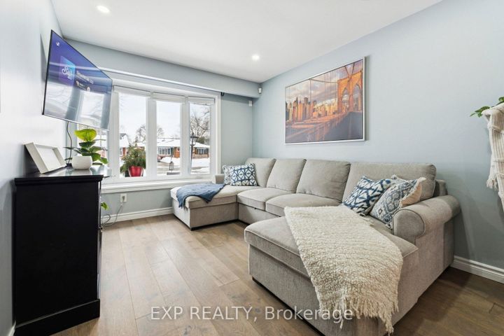 Photo 7 at 243 Coventry Court, Eastdale, Oshawa