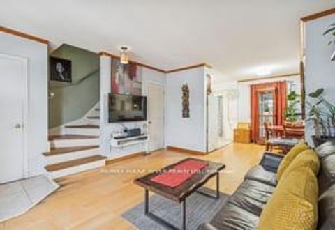 Photo 4 at 49 - 740 Kennedy Road, Ionview, Toronto