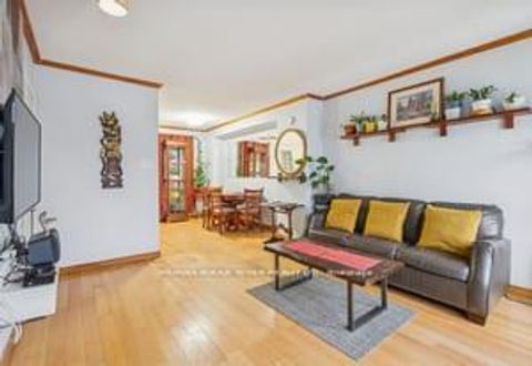 Photo 7 at 49 - 740 Kennedy Road, Ionview, Toronto