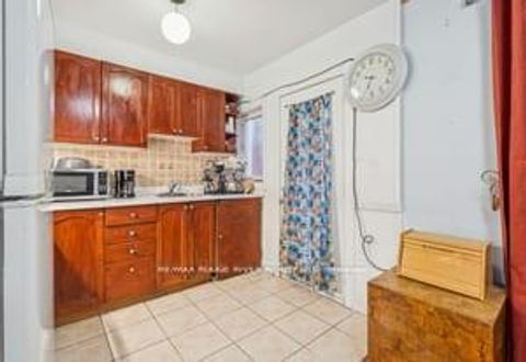 Photo 12 at 49 - 740 Kennedy Road, Ionview, Toronto