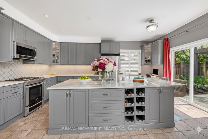 Photo 5 at 4 Moonstone Court, Gurnett, Hamilton