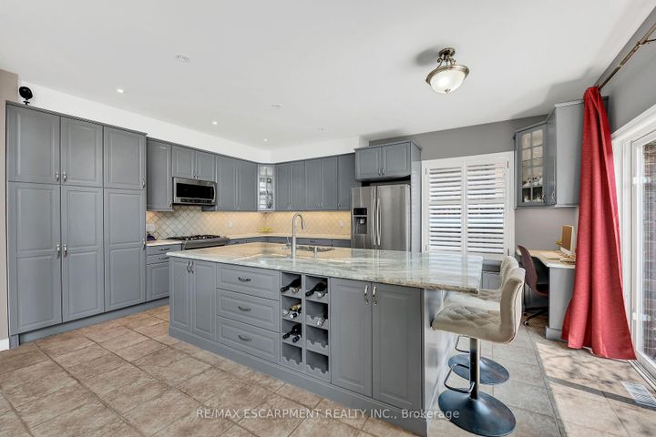 Photo 6 at 4 Moonstone Court, Gurnett, Hamilton