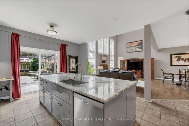 Photo 10 at 4 Moonstone Court, Gurnett, Hamilton