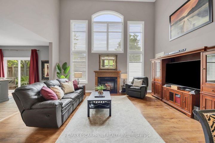 Photo 12 at 4 Moonstone Court, Gurnett, Hamilton