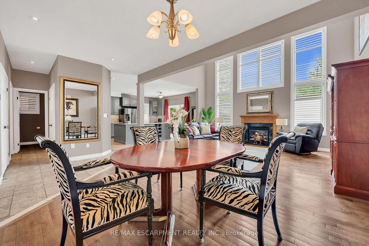 Photo 16 at 4 Moonstone Court, Gurnett, Hamilton