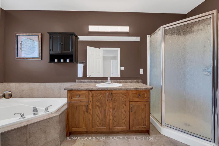 Photo 25 at 4 Moonstone Court, Gurnett, Hamilton