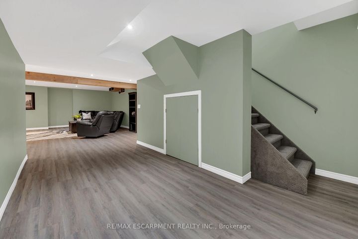 Photo 31 at 4 Moonstone Court, Gurnett, Hamilton