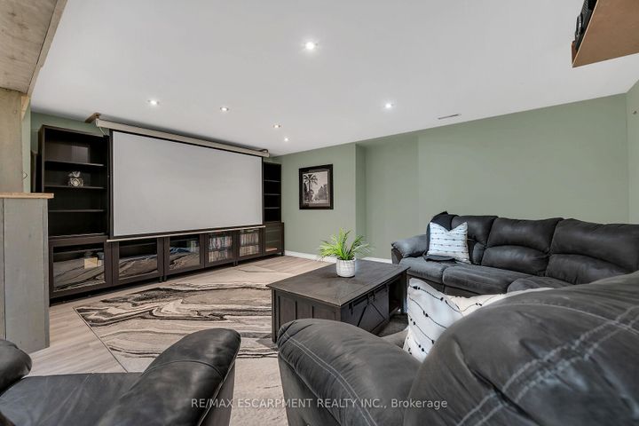 Photo 32 at 4 Moonstone Court, Gurnett, Hamilton