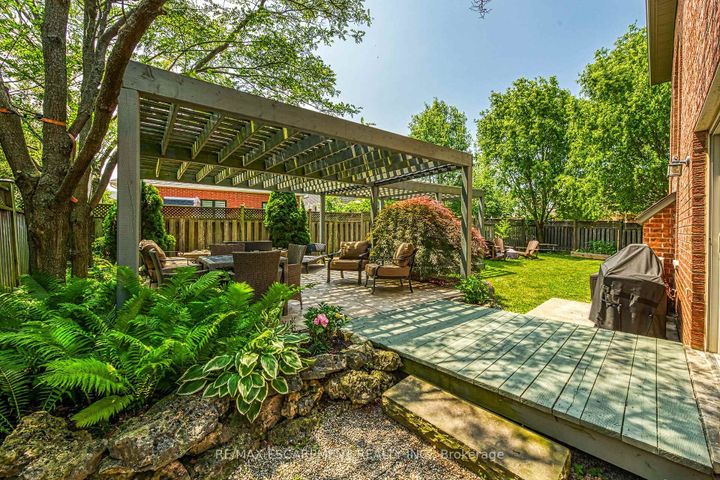 Photo 38 at 4 Moonstone Court, Gurnett, Hamilton