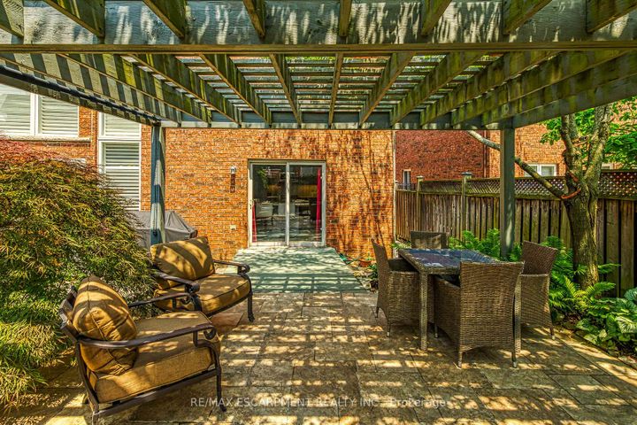 Photo 41 at 4 Moonstone Court, Gurnett, Hamilton