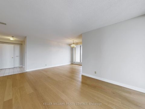 Photo 7 at 819 - 32 Clarissa Drive, Harding, Richmond Hill