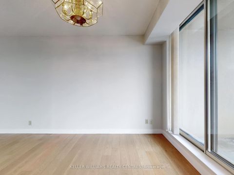 Photo 8 at 819 - 32 Clarissa Drive, Harding, Richmond Hill