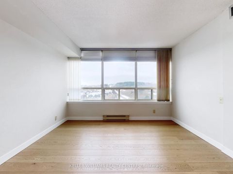 Photo 16 at 819 - 32 Clarissa Drive, Harding, Richmond Hill