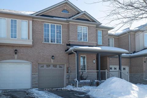 Photo 2 at 43 Waterton Crescent, Langstaff, Richmond Hill
