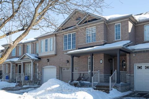 Photo 3 at 43 Waterton Crescent, Langstaff, Richmond Hill