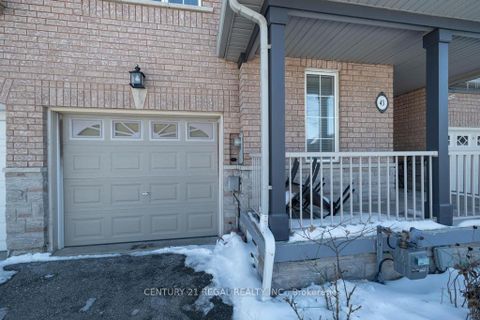 Photo 5 at 43 Waterton Crescent, Langstaff, Richmond Hill