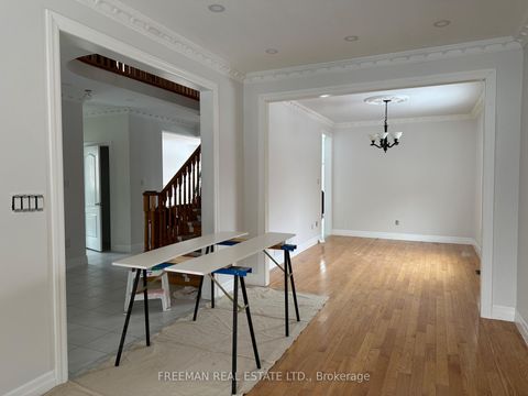 Photo 7 at 1 Humber Forest Court, Sonoma Heights, Vaughan