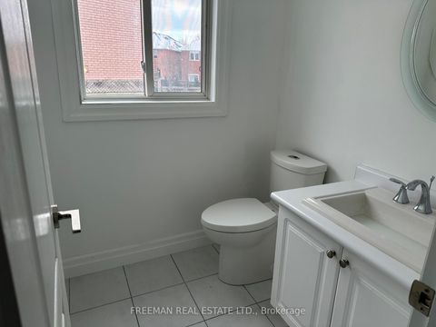 Photo 8 at 1 Humber Forest Court, Sonoma Heights, Vaughan