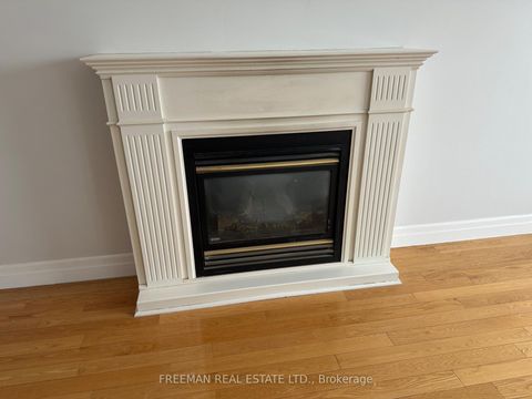 Photo 13 at 1 Humber Forest Court, Sonoma Heights, Vaughan