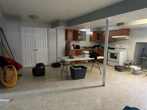 Photo 30 at 1 Humber Forest Court, Sonoma Heights, Vaughan