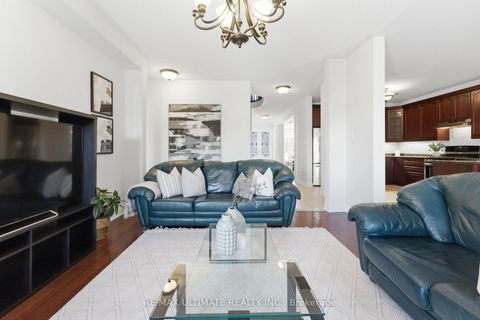 Photo 18 at 417 Kwapis Boulevard, Woodland Hill, Newmarket