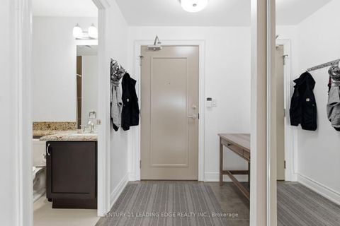 Photo 1 at 324 - 2396 MAJOR MACKENZIE Drive W, Maple, Vaughan