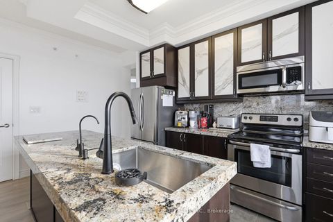 Photo 6 at 324 - 2396 MAJOR MACKENZIE Drive W, Maple, Vaughan