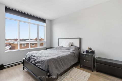 Photo 11 at 324 - 2396 MAJOR MACKENZIE Drive W, Maple, Vaughan