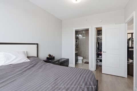 Photo 13 at 324 - 2396 MAJOR MACKENZIE Drive W, Maple, Vaughan