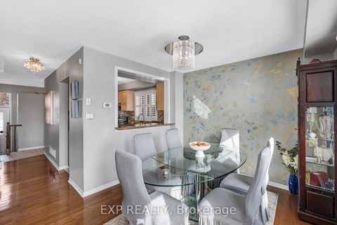 Photo 9 at 45 Sandlewood Court, Bayview Wellington, Aurora