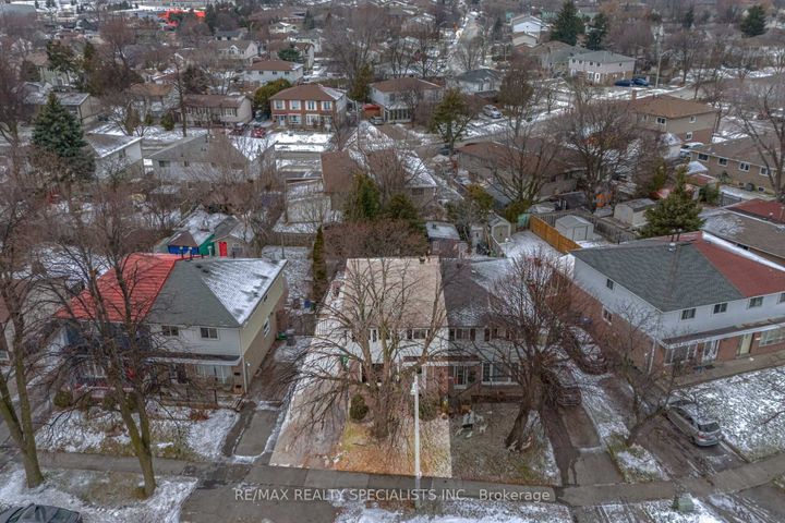 Photo 1 at 44 Herkley Drive, Madoc, Brampton