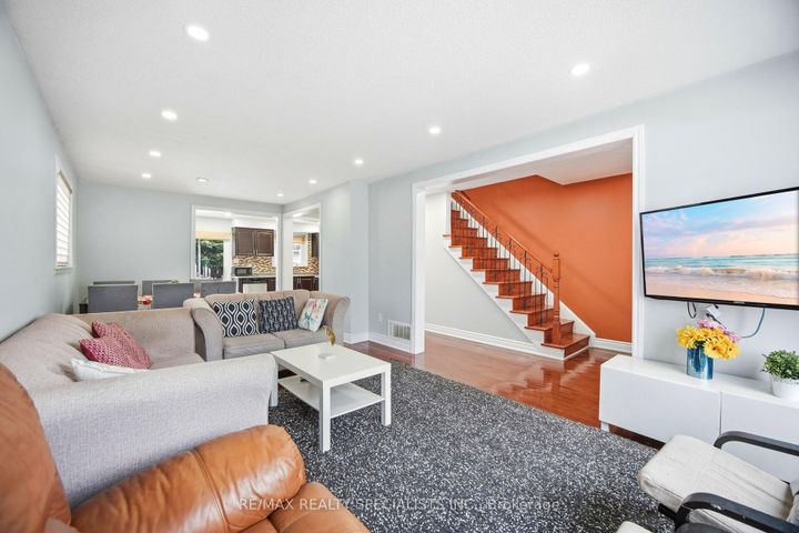 Photo 7 at 44 Herkley Drive, Madoc, Brampton