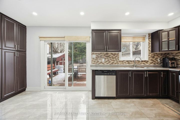 Photo 11 at 44 Herkley Drive, Madoc, Brampton